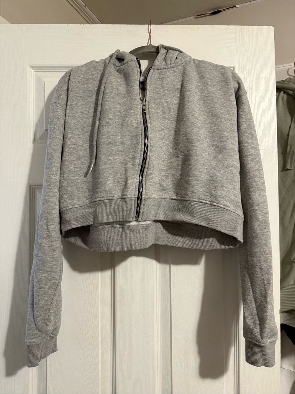PrettyLittleThing Light Gray Cropped Zip Hoodie